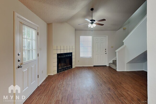 2214 Creekside Ln Unit B