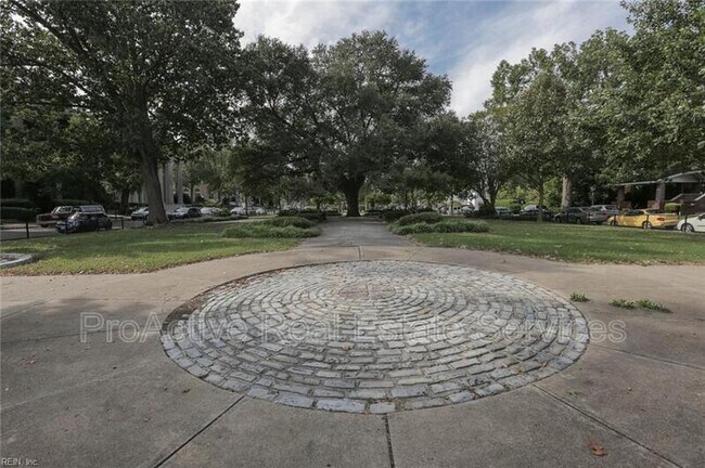 Photo - 812 Stockley Gardens Unit 01