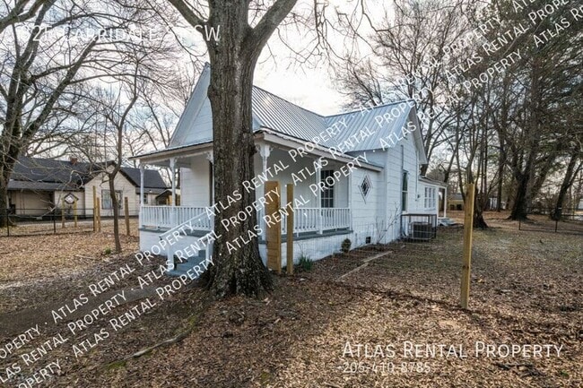 Photo - 825 Carridale St SW