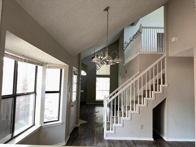 Photo - 1715 Highgate Pl
