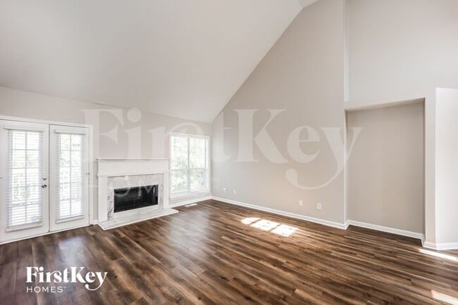 Photo - 7956 Clearview Cir