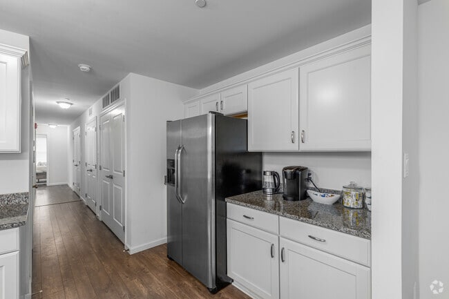 3BR, 2BA - 1200SF - Kitchen