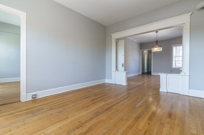 Photo - 4754 N Lincoln Ave Unit 3