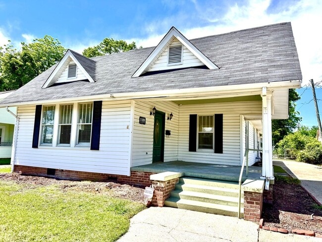 Building Photo - Fully Updated 3BR Home with Quartz Counters & Fenced Yard