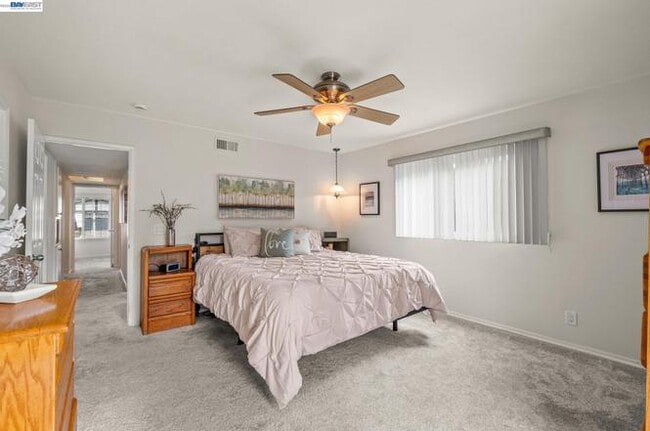 Photo - 439 Hummingbird Ln