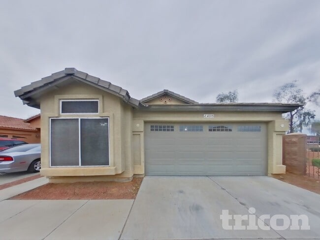 Photo - 4005 E La Salle St