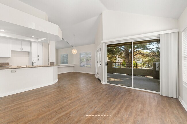 Photo - 1 Scripps Aisle