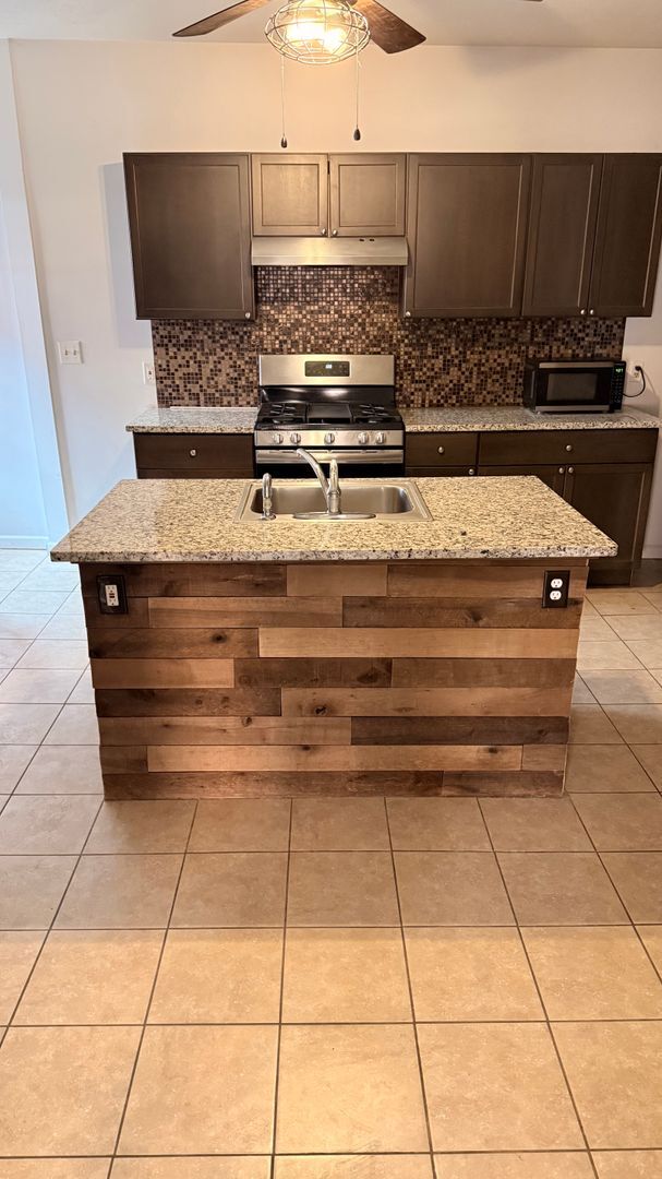 Photo - 1702 Wrights Wy