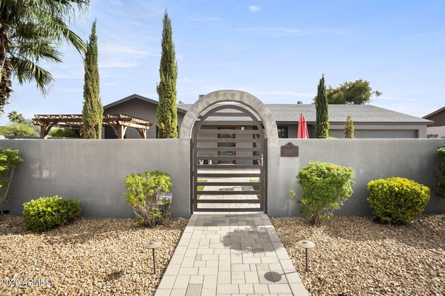 3141 E Sierra St