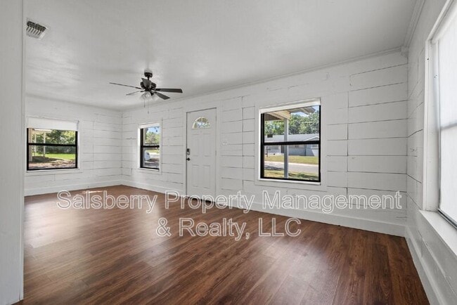 Photo - 7216 Church St