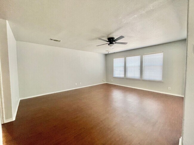 Photo - 6406 Antares Park