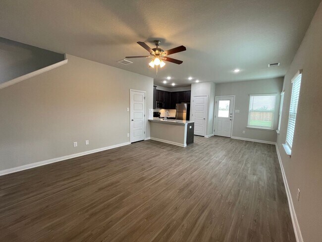 Photo - 3 Bedroom, 2.5 Bathroom, Two-story Duplex with a huge back yard in New Braunfels!
