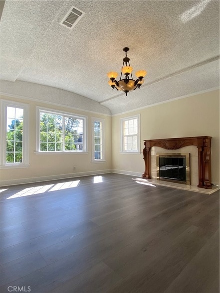 Photo - 521 E Valencia Ave