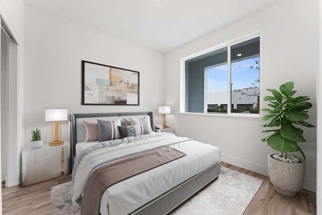 Photo - 1375 California Cir