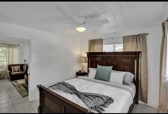 Photo - 820 NE 16th Ave Unidad 8