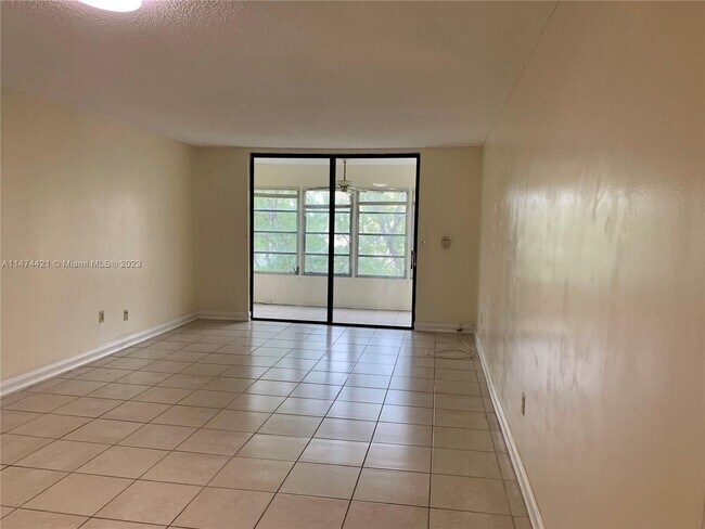 Photo - 2840 Somerset Dr Unit 311M