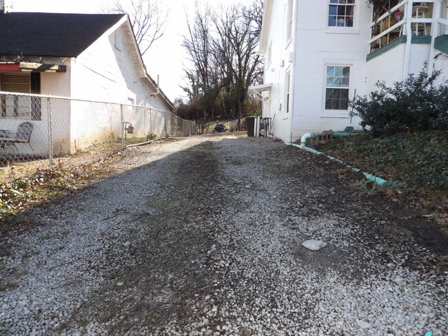 Photo - 307 Henry St Unit B