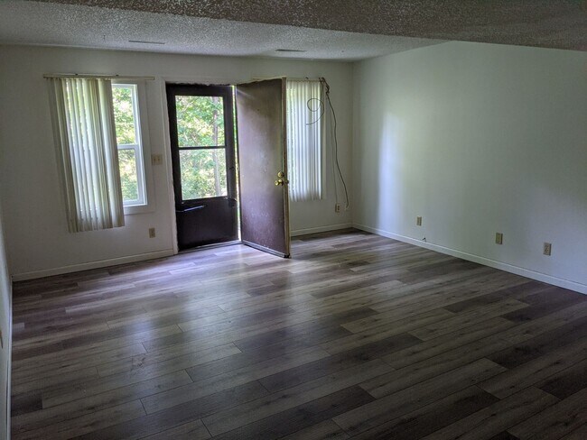 Photo - 1453 Valley View Dr Unit 1453-B