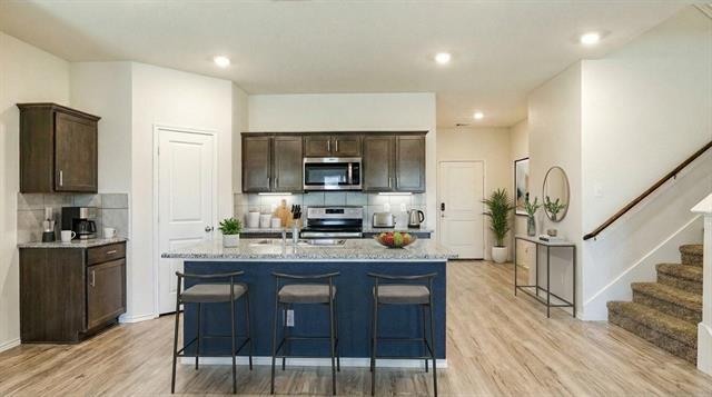 Photo - 315 Pine Hollow Way