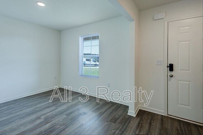 Photo - 322 Foxtrot Trl