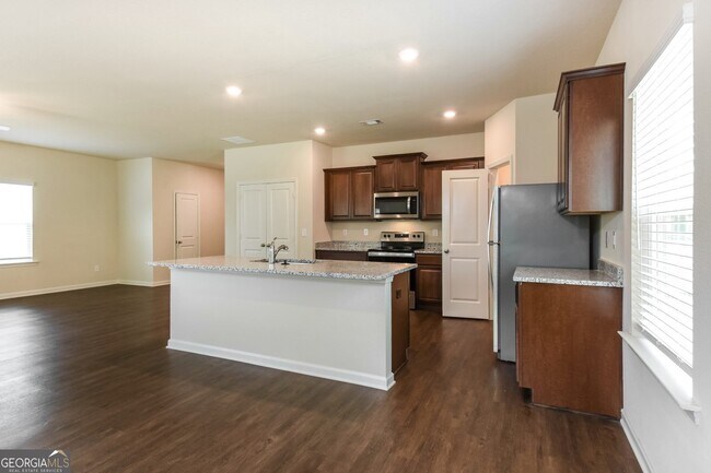 Photo - 138 Innis Brk Cir