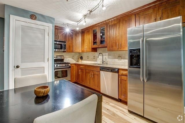 Building Photo - 1720 New York Ave Unit 205 Rental