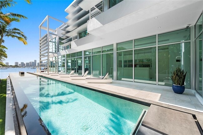 Photo - 440 S Hibiscus Dr