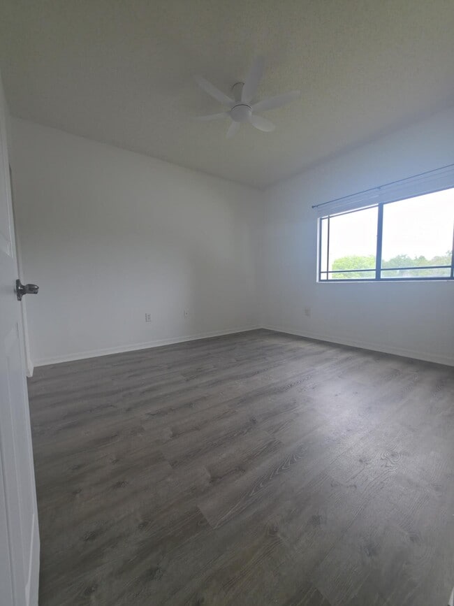 Photo - 2805 Veronia Dr Unit 204