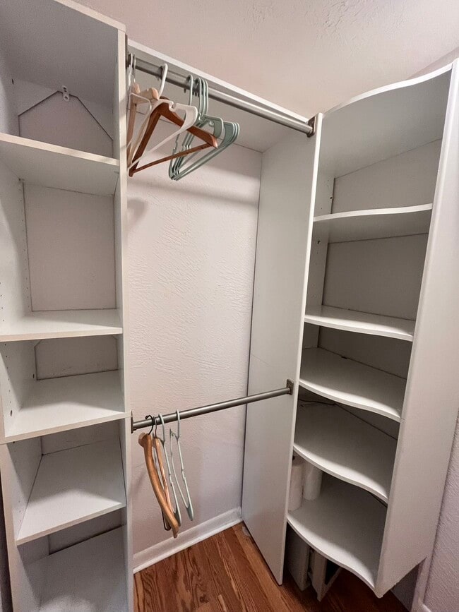 835 Winding Oaks Dr Unit Shared yard Apt