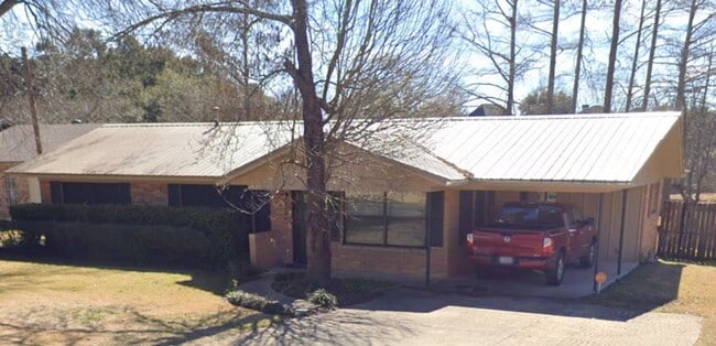 Photo - 1704 Horseshoe Dr
