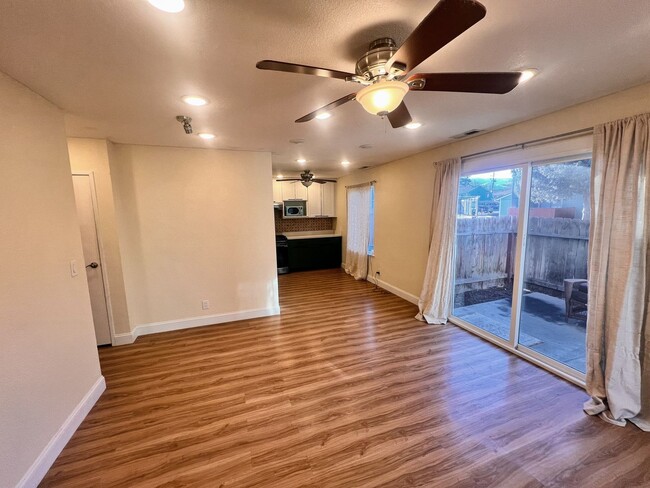 Photo - 2 Bedroom Condo for Rent Unidad 57