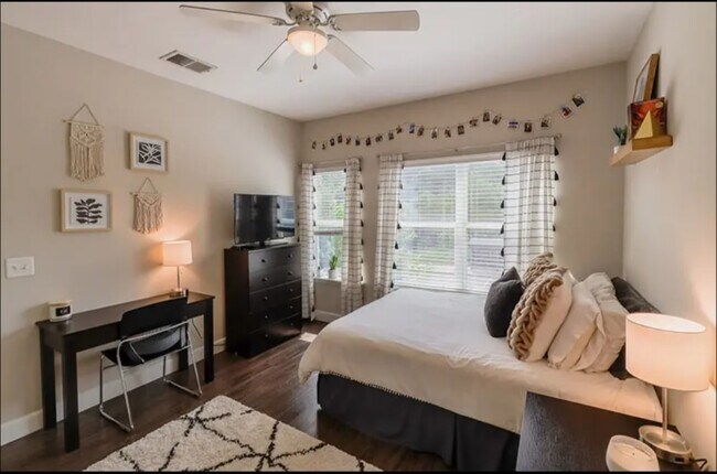 Photo - 2371 Cherokee Ridge Way