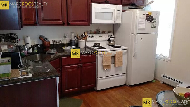 Building Photo - 10 Leverett St Rental