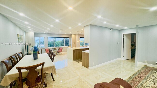 Photo - 329 SE 3rd St Unit 502S