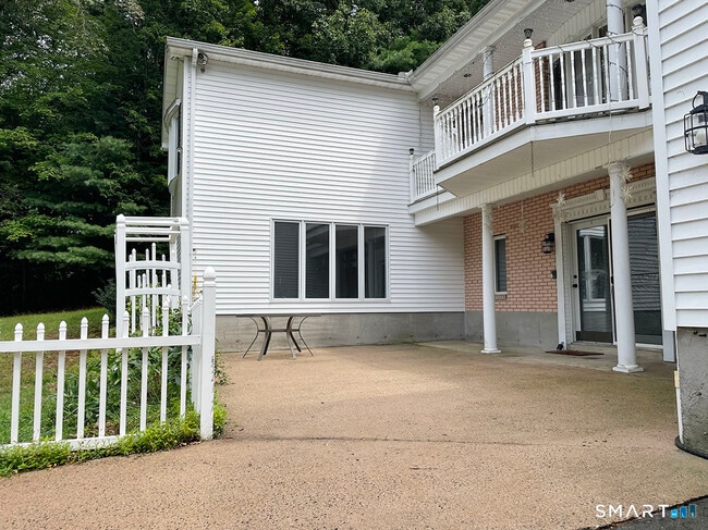 Photo - 121 S Main St
