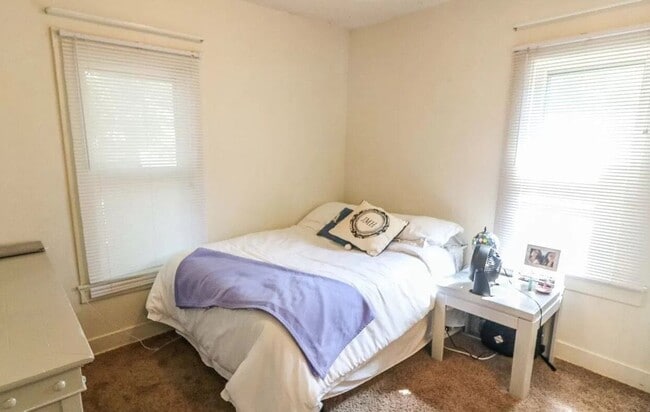 Prime Location 4 Bed Duplex - Prime Location 4 Bed Duplex