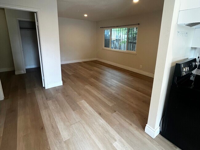 Photo - 6923 N El Dorado St Unit 6925