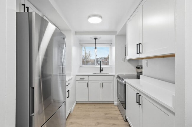 Building Photo - 4738 Liberty Ave Unit 1