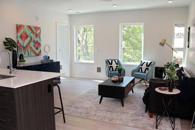 Photo - 1611 N Rosa Parks Way Unit 303