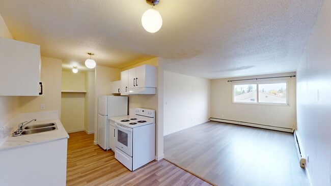 Photo - 9515-9100 100 Ave. Unit 305