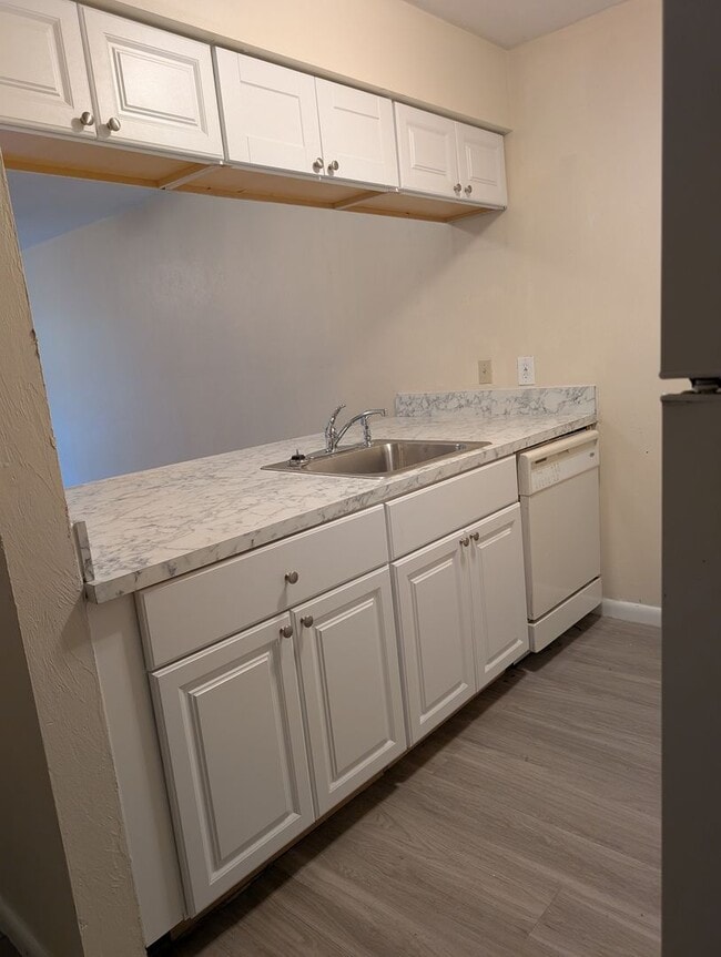 Photo - Tower Oaks 6934