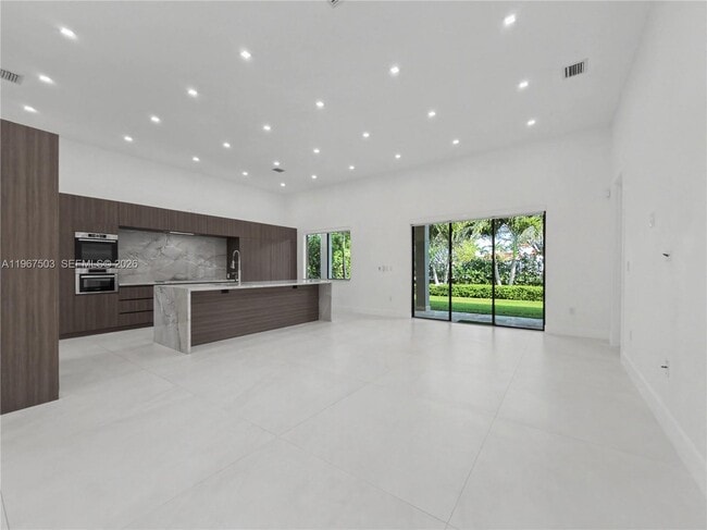 Photo - 7733 SW 193rd St