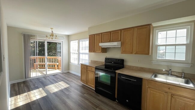 Photo - End Unit Townhouse in North Stafford