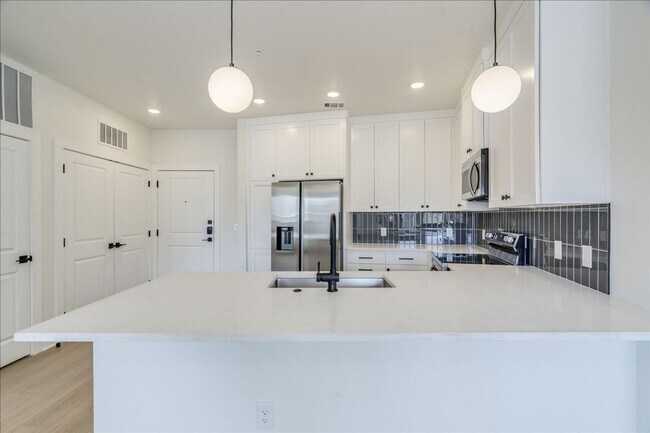 Photo - Super Spacious 4 bed 4 bath - Move in Ready or Pre-Lease for the Fall Unit 303