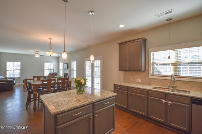 Photo - 625 Overland Ct