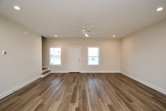 Photo - 3/2.5 Luxury Townhome Now Available!