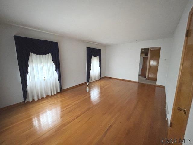 Photo - 469 Duwell St