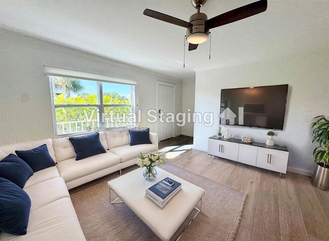 Photo - 9205 Tudor Dr