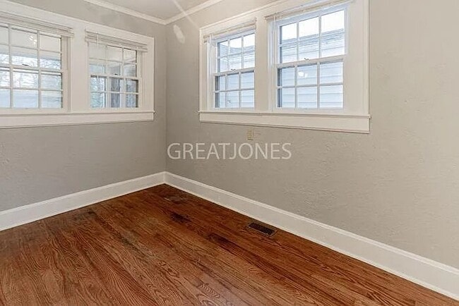 Photo - 408 Spring St