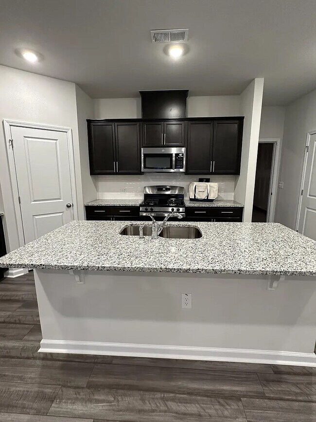 Photo - Room in Townhome on Kasota Ln